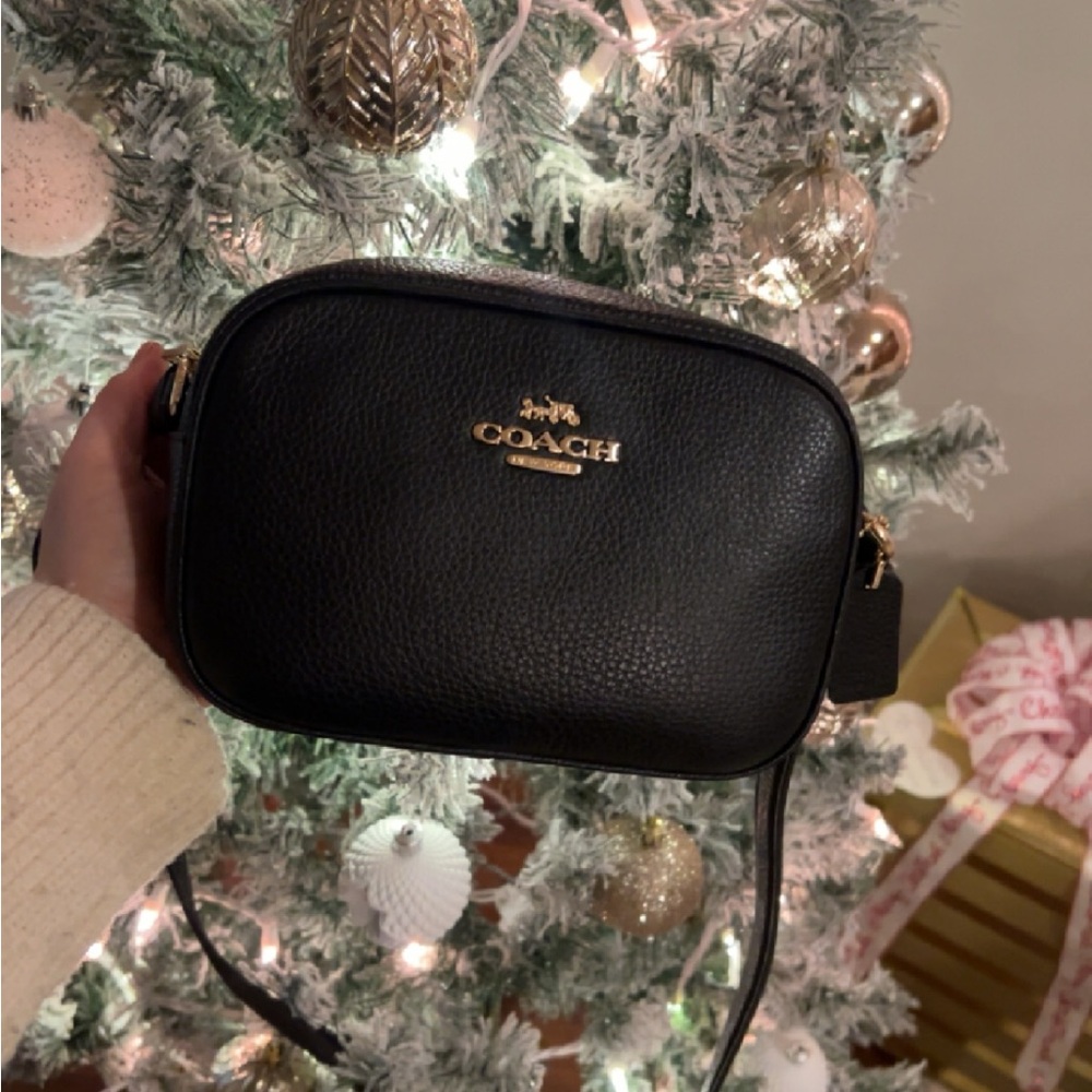 Coach side shoulder purse.